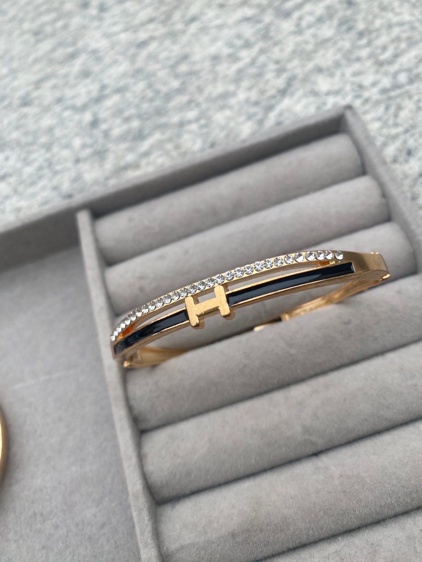 Golden Elegance Bracelet | A110